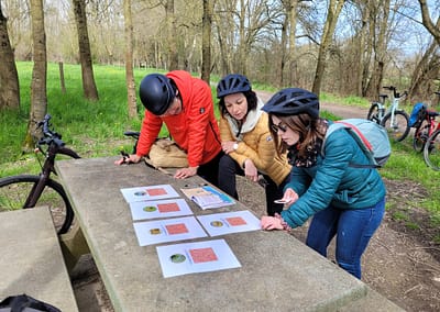 Joueurs sur le parcours vélo les Secrets de Ramsar